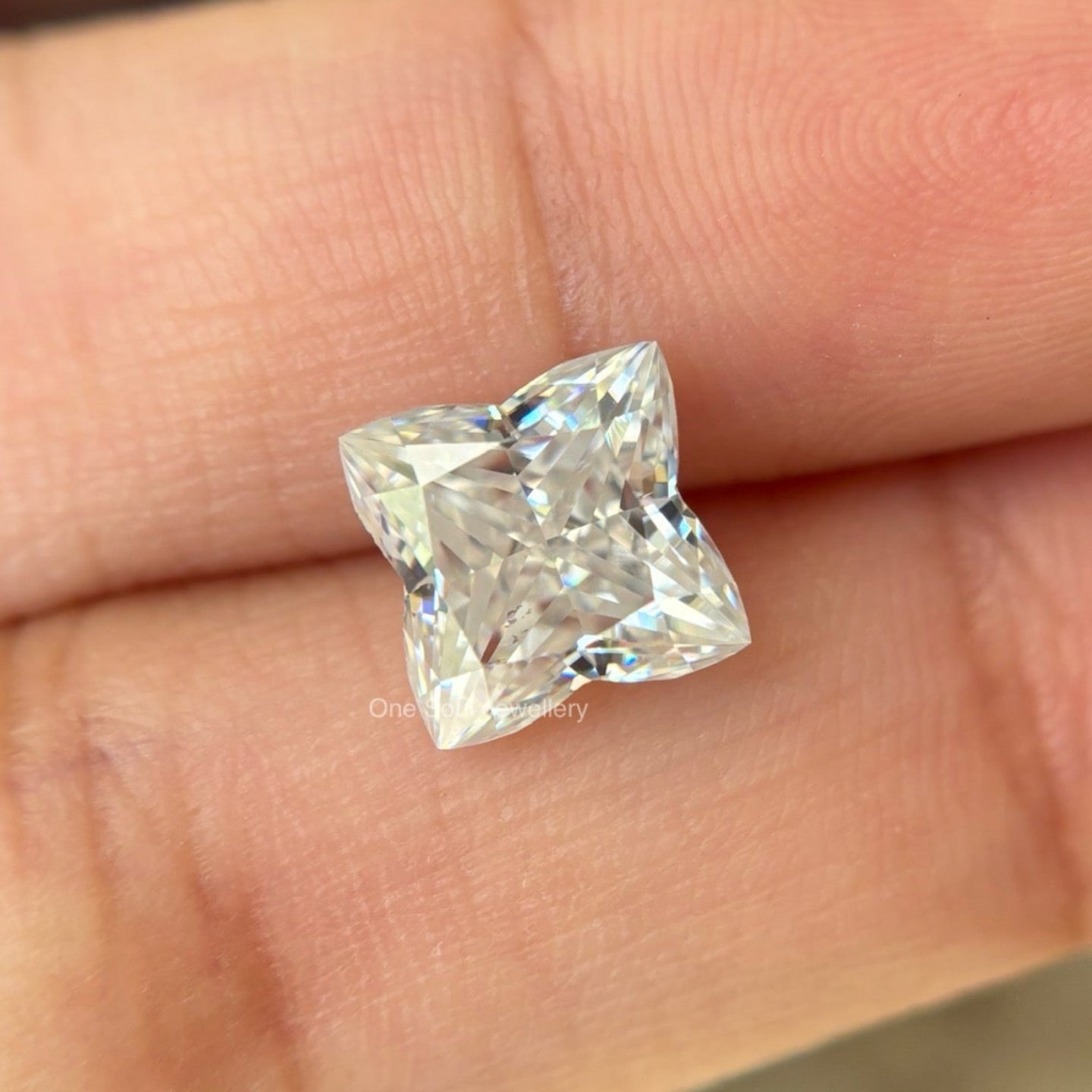 Antique 3.00CT Four Leaf Clover Loose Moissanite, Hand Cut Fancy Moissanite for Unique Jewelry, Best Flower Shape Diamond Alternative